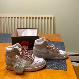 Sea foam nike air jordan’s not authentic but identical size: women 7.5 mens:6